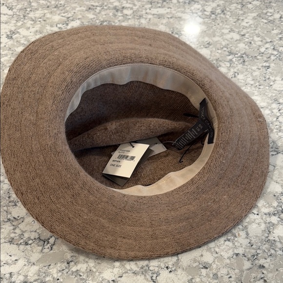 Vince Camuto Beige Wool Fedora Hat with snakeskin band OS never worn NWT - Picture 4 of 6